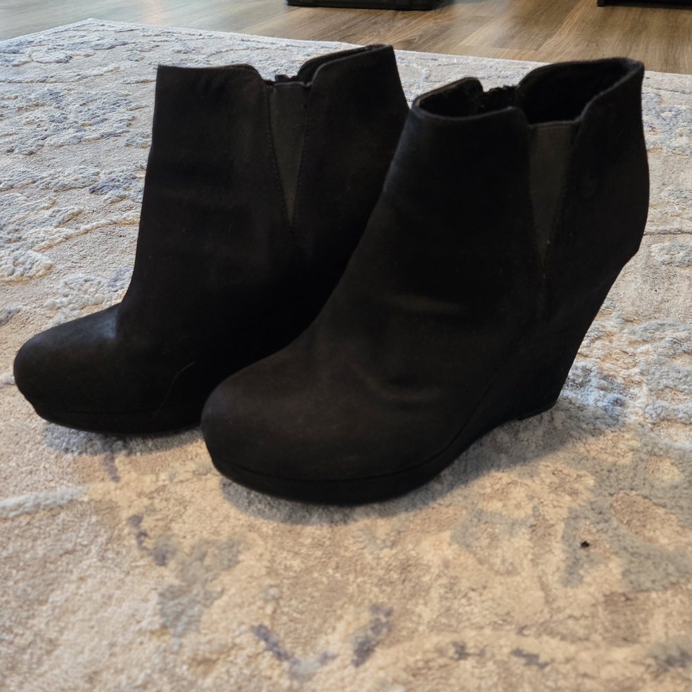 x-appeal Black Suede Wedge Ankle Boots
